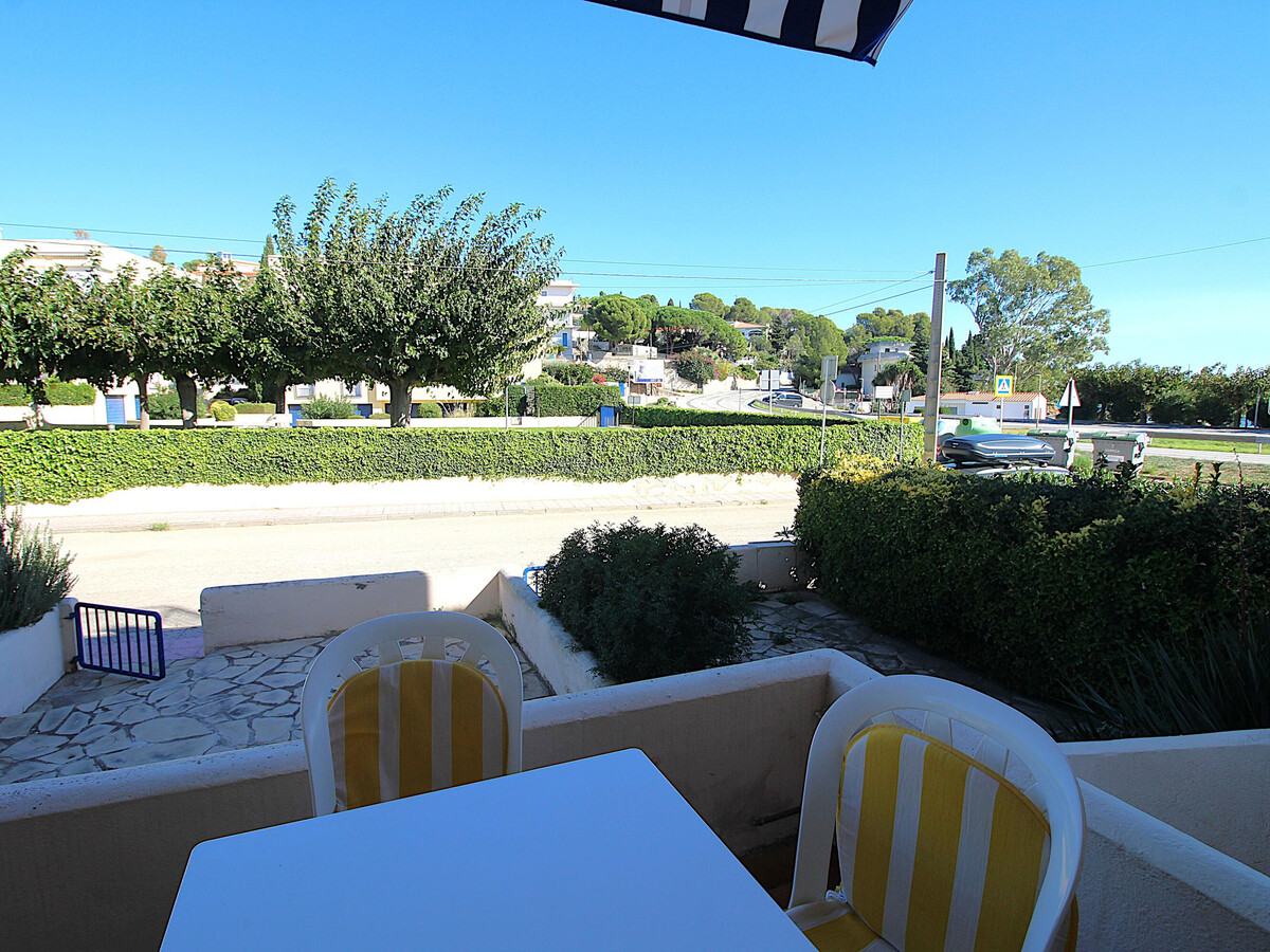 Appartement rénové à 50m de la plage de Grifeu - Photo 4