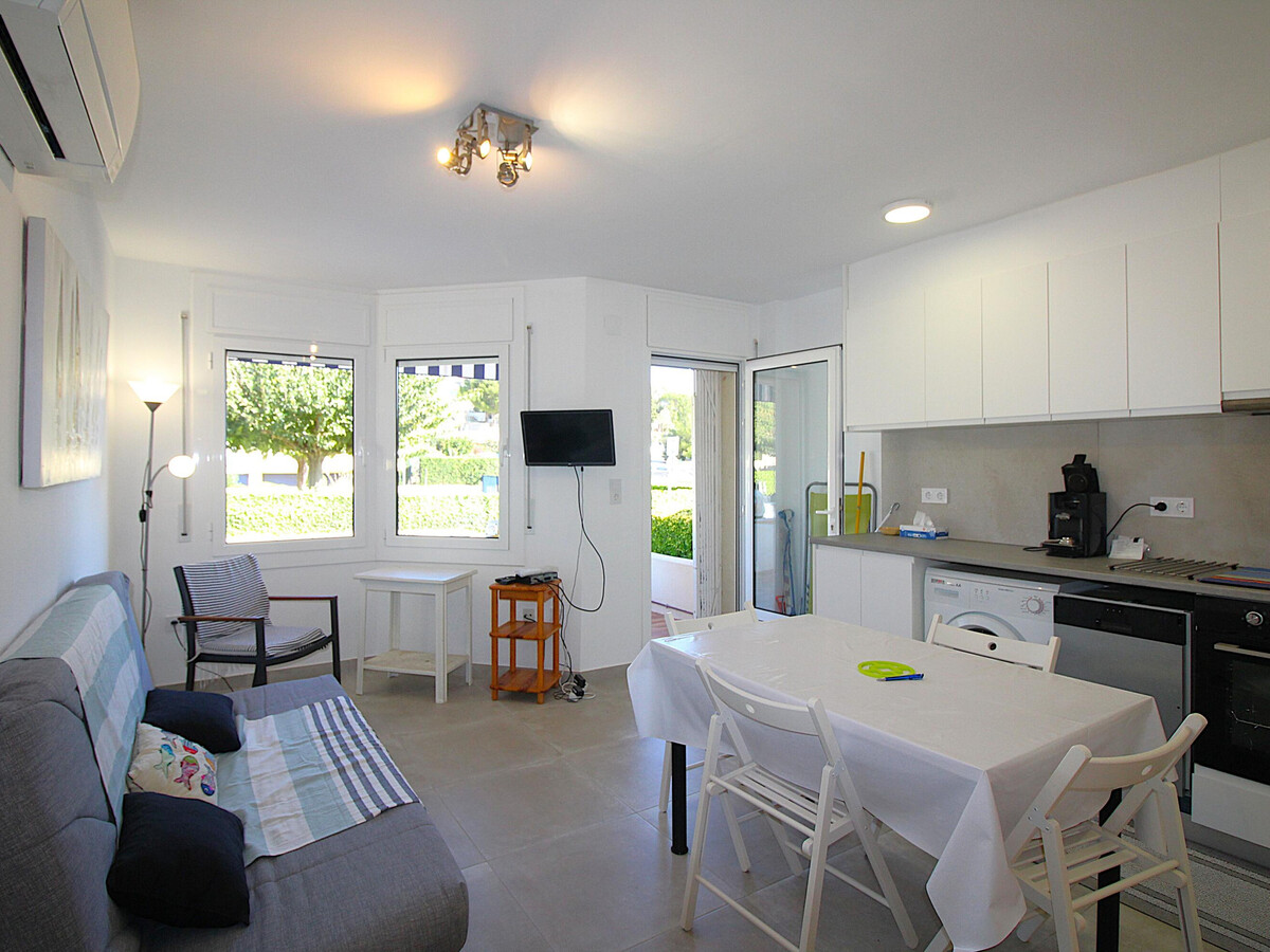 Appartement rénové à 50m de la plage de Grifeu - Photo 5
