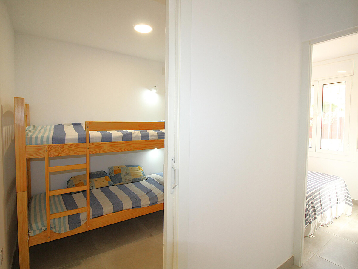 Appartement rénové à 50m de la plage de Grifeu - Photo 16