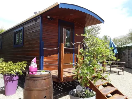 Location maison à La Flèche, Roulotte Insolite avec Bain Nordique Privé à La Flèche