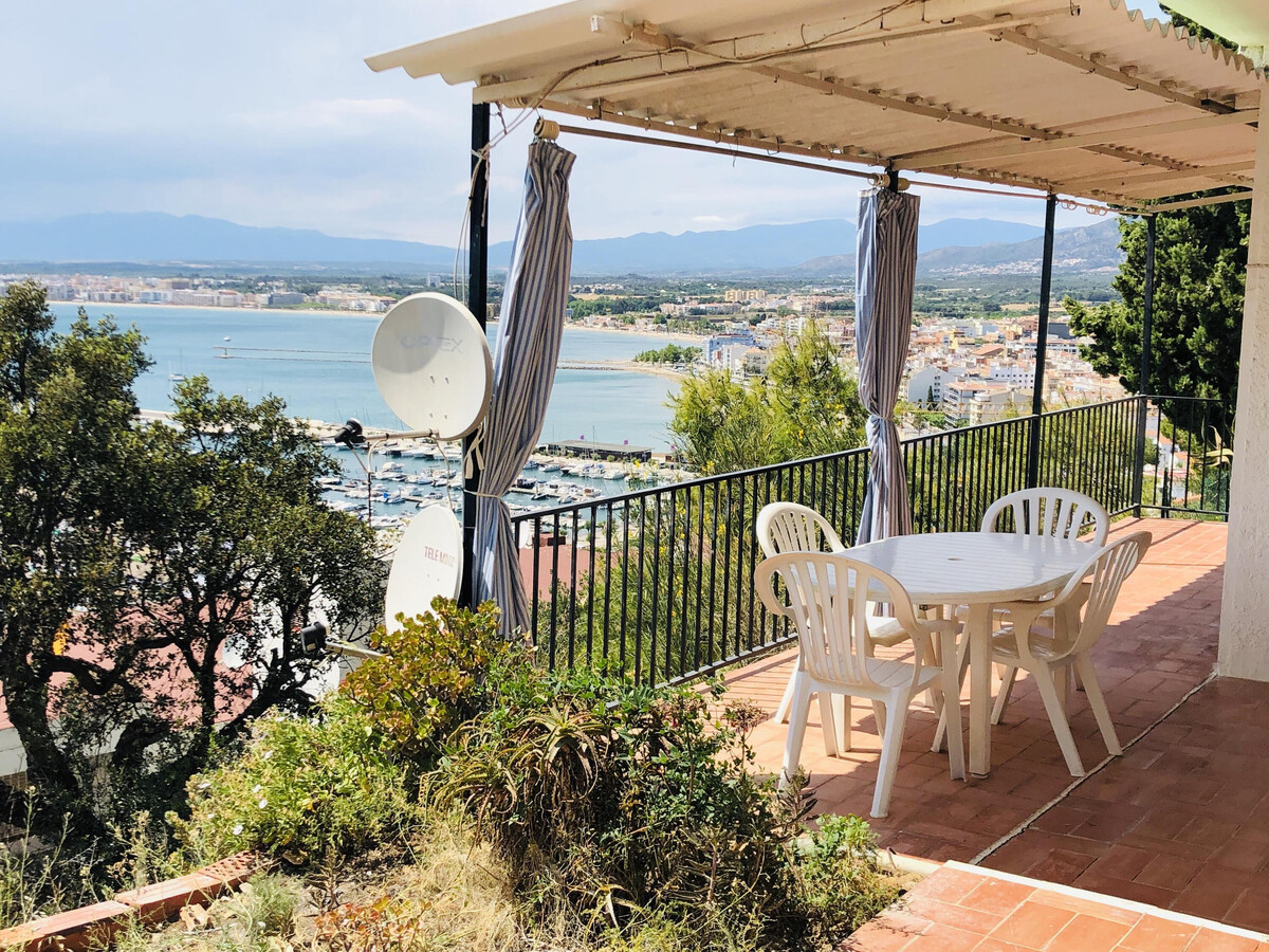 Appartement Moderna à Roses avec terrasse vue mer - Photo 2