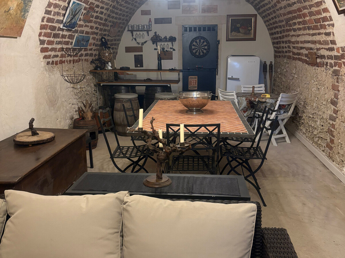 Gîte troglodytique 6 pers. à Flée, cave en pierre - Photo 13