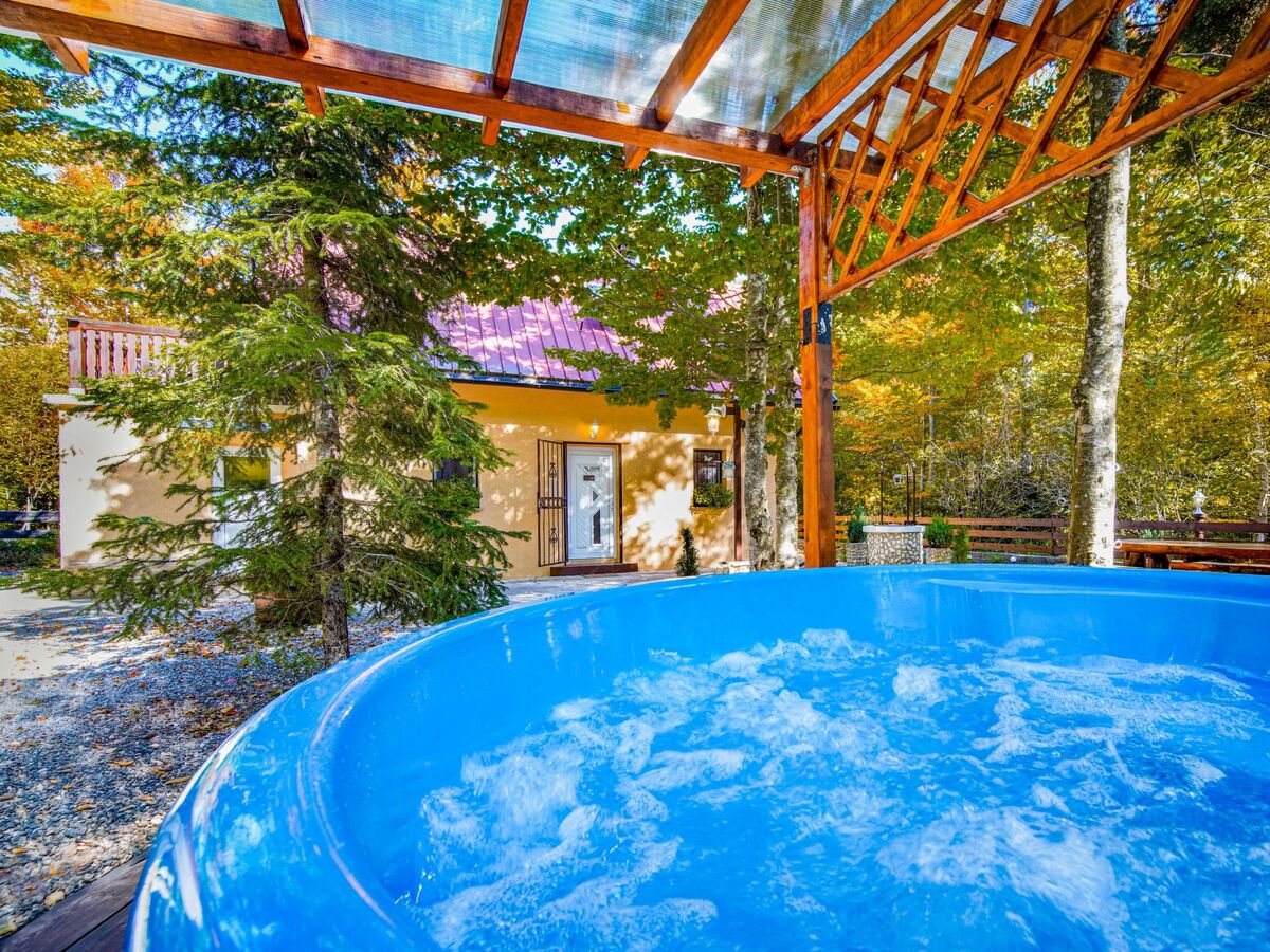 Carski Raj – Maison 2 étages avec jacuzzi, 2 km de la mer - Photo 1