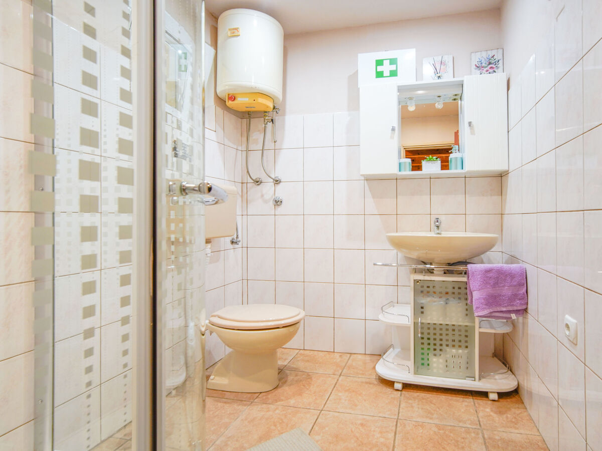 Carski Raj – Maison 2 étages avec jacuzzi, 2 km de la mer - Photo 17