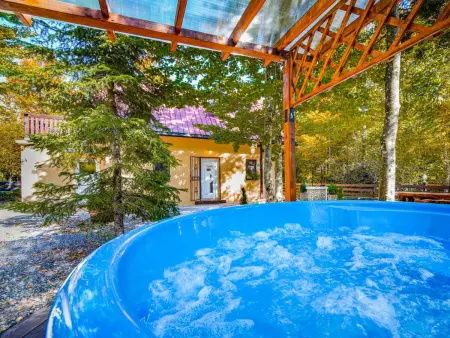 Carski Raj – Maison 2 étages avec jacuzzi, 2 km de la mer