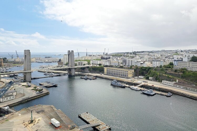 Maison mitoyenne rénovée à 700 m de la plage - Photo 33