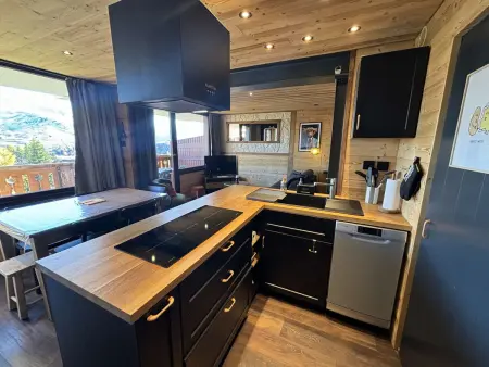 Appartement rénové 3 pièces, Alpe d'Huez, balcon, parking - Photo 2