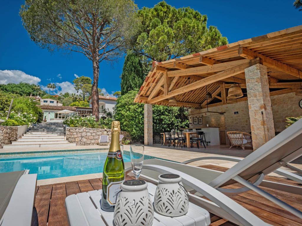 Villa Les Palmiers à Mougins : 5 chambres, piscine et pool house - Photo 2