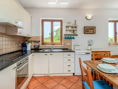 Maison Karlo avec piscine privée à Malinska : photo 9