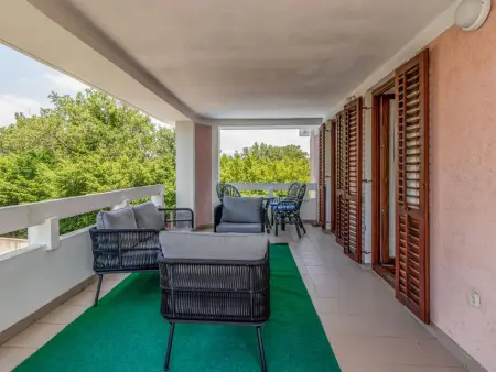 Maison Karlo avec piscine privée à Malinska : photo 16