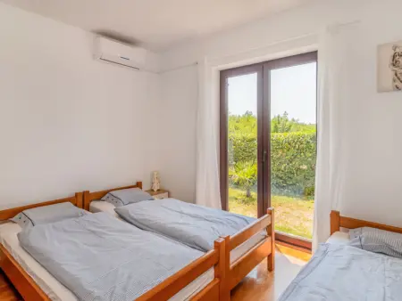 Maison Karlo avec piscine privée à Malinska : photo 21