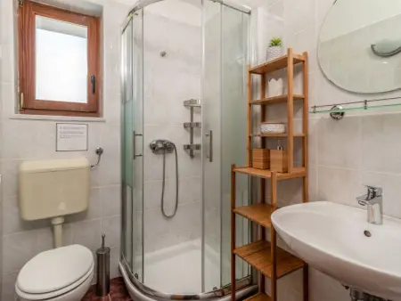 Maison Karlo avec piscine privée à Malinska : photo 23