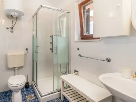 Maison Karlo avec piscine privée à Malinska : photo 26