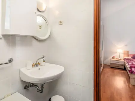 Maison Karlo avec piscine privée à Malinska : photo 27