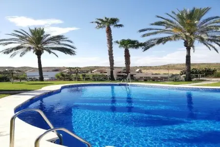 Location appartement à Almeria, Charmant appartement avec jardin à Almeria