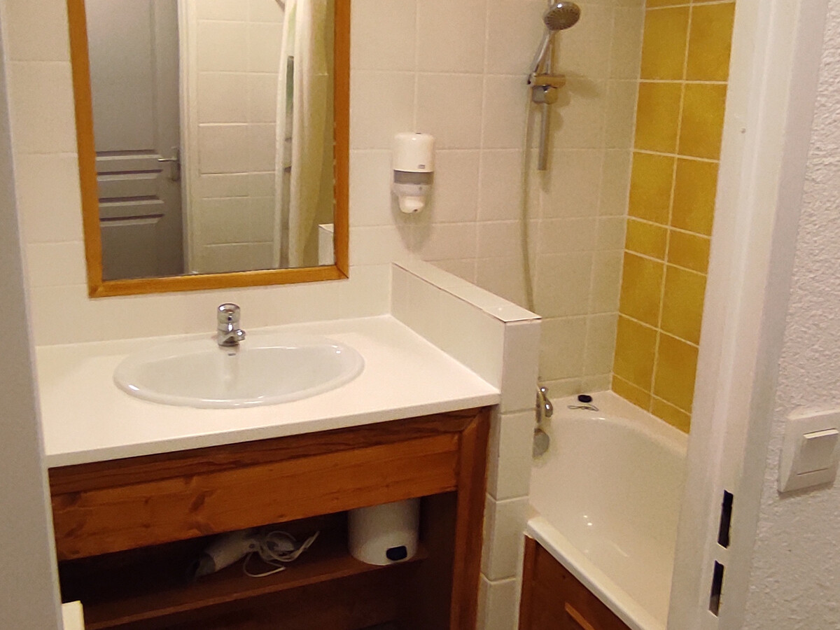 Appartement 4 pers. avec balcon, piscine et navette gratuite - Photo 13