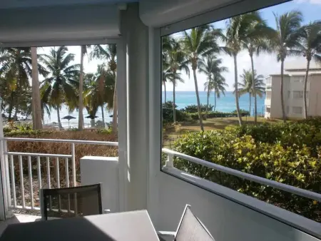 Location appartement à Le Gosier, Studio accueillant avec vue mer à Le Gosier