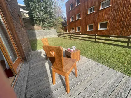 Appartement 2 chambres à Pra-Loup, terrasse avec jardin : photo 12