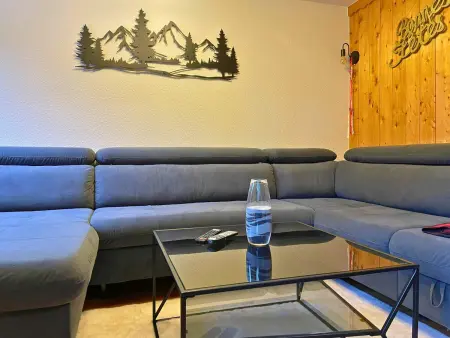 Duplex en mezzanine pour 6, pieds dans la neige aux Menuires : photo 5