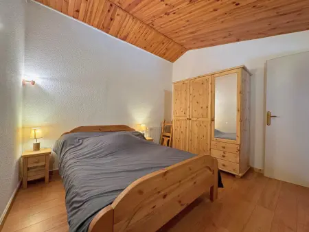 Duplex en mezzanine pour 6, pieds dans la neige aux Menuires : photo 8