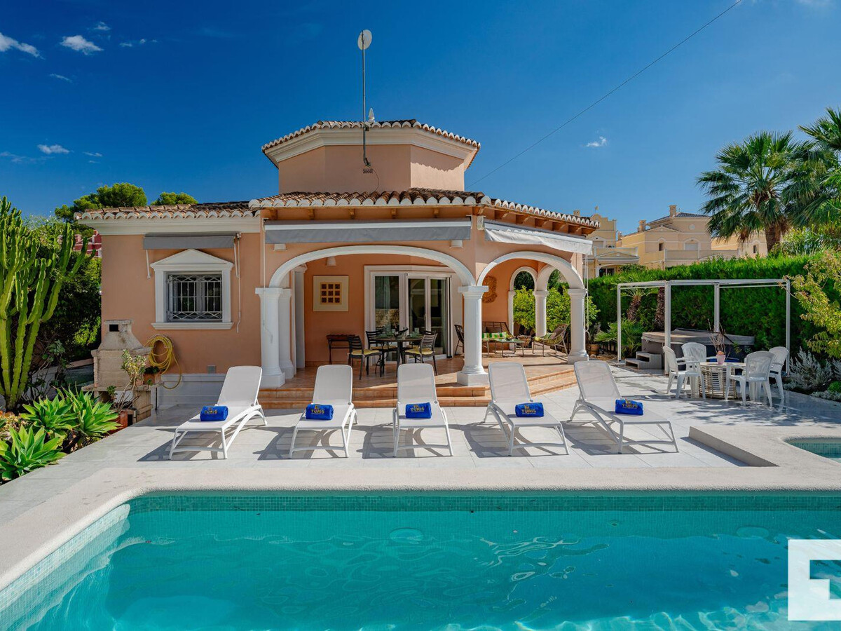 Villa 3 chambres avec piscine et jacuzzi à Calpe - Photo 2