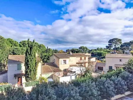 Appartement Les Amandiers, balcon sud-ouest, rénové 2025 : photo 4