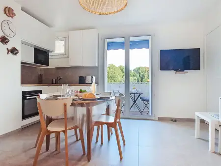 Appartement Les Amandiers, balcon sud-ouest, rénové 2025 : photo 8