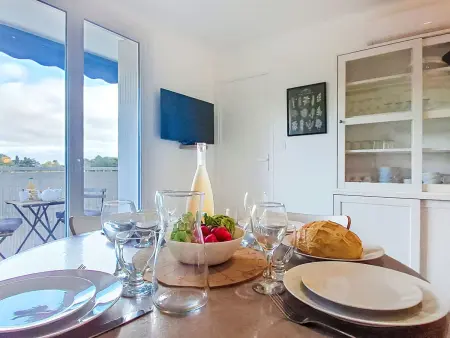 Appartement Les Amandiers, balcon sud-ouest, rénové 2025 : photo 9