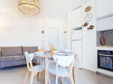 Appartement Les Amandiers, balcon sud-ouest, rénové 2025 : photo 11