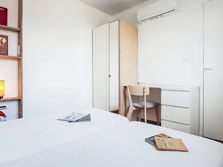 Appartement Les Amandiers, balcon sud-ouest, rénové 2025 : photo 14