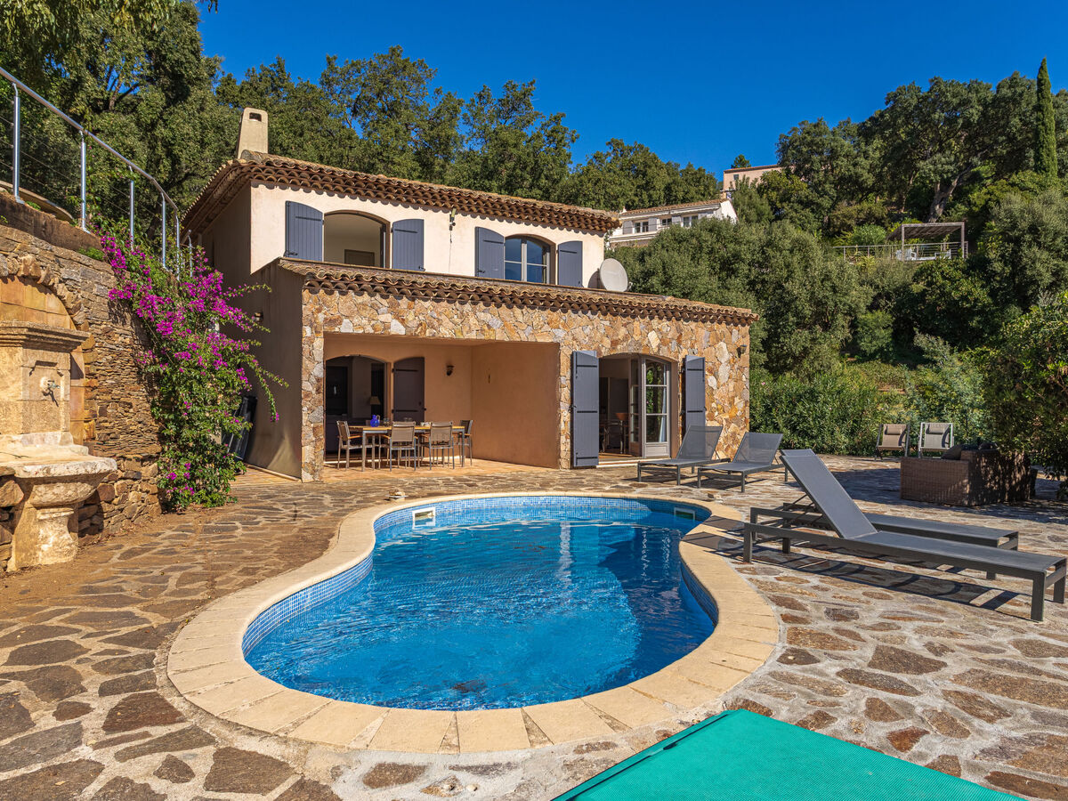 Villa du Canadel – Maison 4 ch, piscine, vue mer - Photo 1