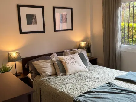 Location appartement à Estepona, Appartement dException à Estepona avec Jardin et Piscine