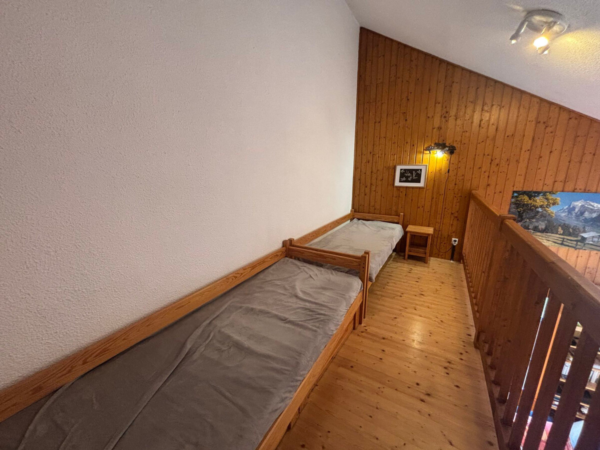 T2 mezzanine au cœur de Samoëns, animaux acceptés - Photo 9