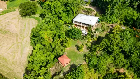 Appartement avec vue mer et terrasse privée à Rivière-Pilote : photo 2