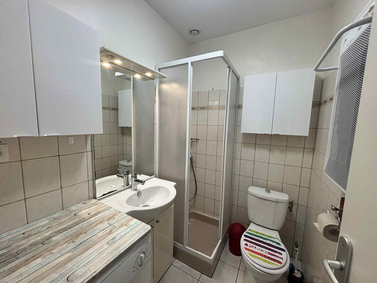 Appartement T2 centre-ville, 400m plage, parking privé - Photo 6