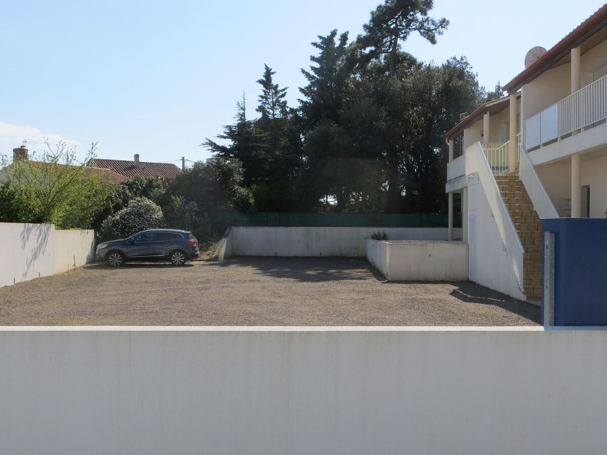 Appartement T2 centre-ville, 400m plage, parking privé - Photo 12