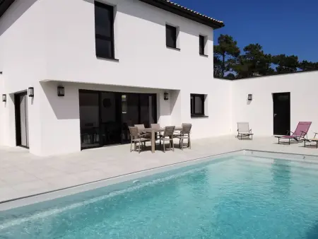 Location maison à La Tranche sur Mer, Villa neuve 130m² avec piscine chauffée, 4 chambres