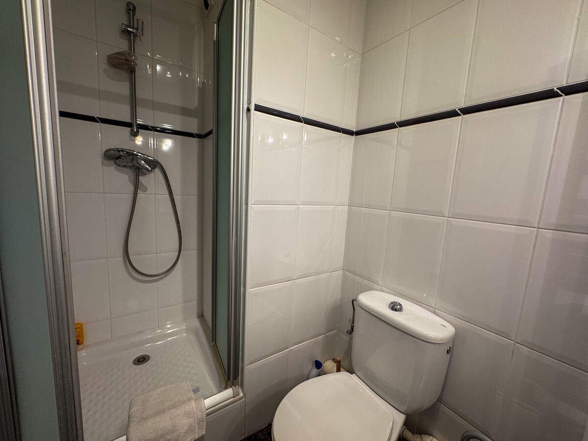 Duplex 85 m² avec accès plage privée et vue lac - Photo 13