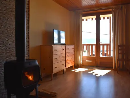 Location appartement à Font Romeu Odeillo Via, Joli 2 Pièces plein sud avec Garage et Balcon, Idéal Vacances