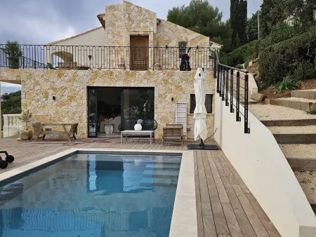 Location villa à Les Issambres, Villa de Maître 12, piscine, climatisation, animaux permis