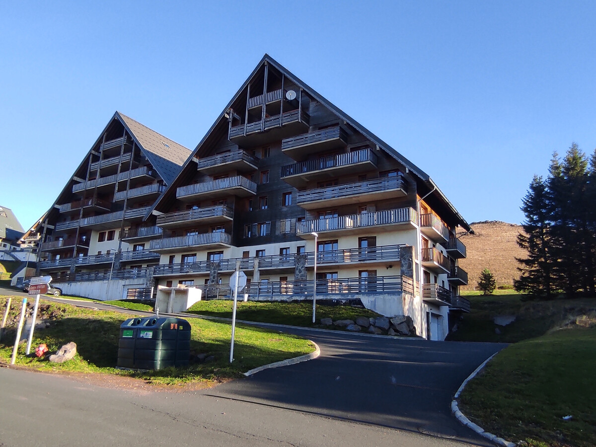 Appartement 6 pers à Super Besse, balcon vue Sancy - Photo 10