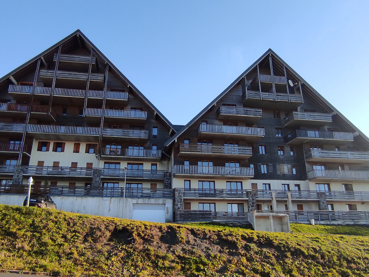 Appartement 6 pers à Super Besse, balcon vue Sancy - Photo 13