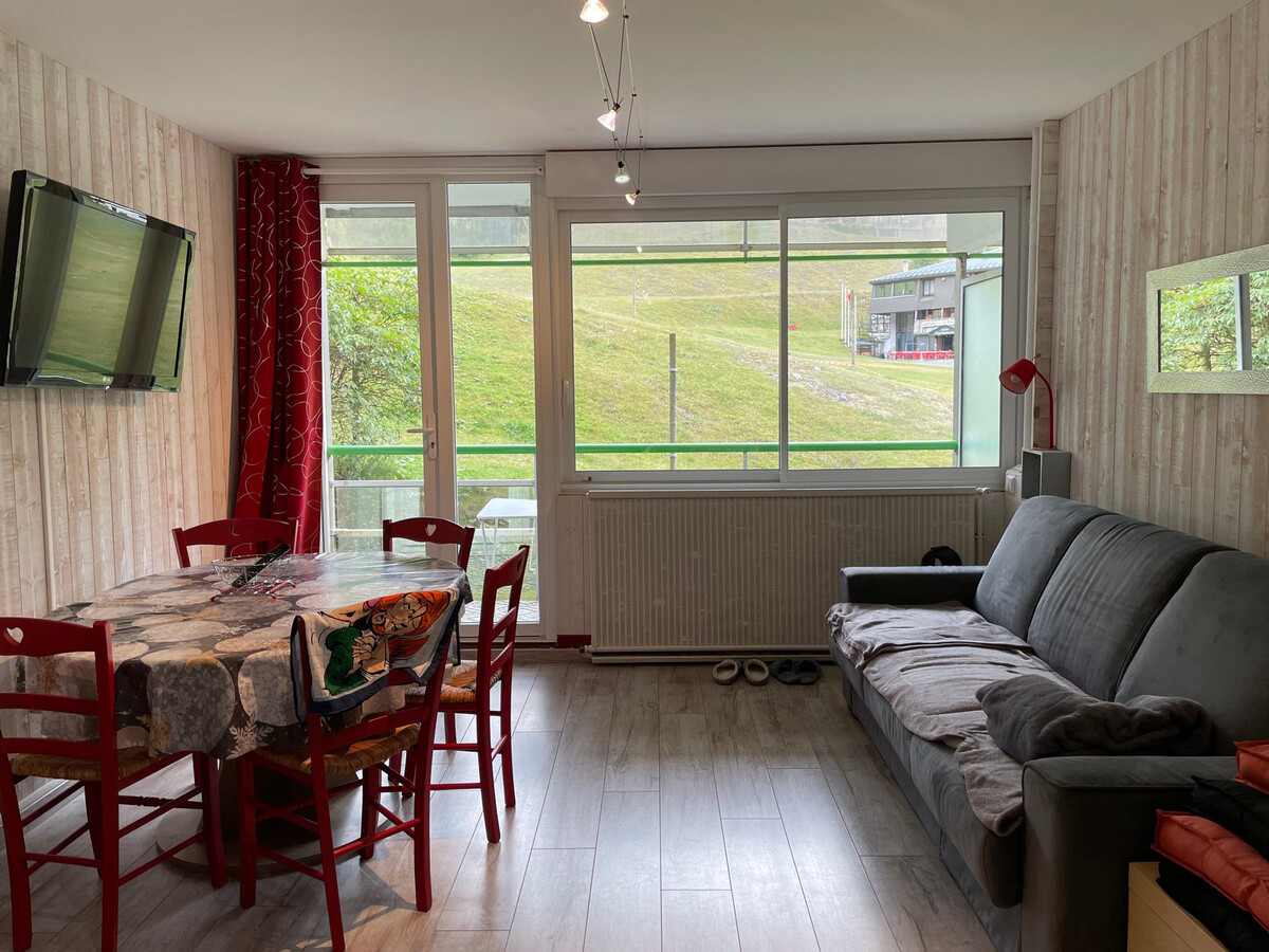 Studio cabine 6 pers, vue montagne à Gourette - Photo 3