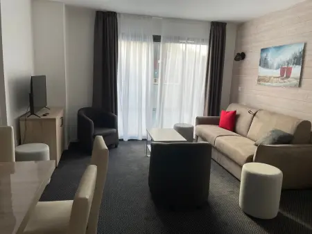 Appartement 8 pers à Gourette avec piscine et terrasse : photo 3