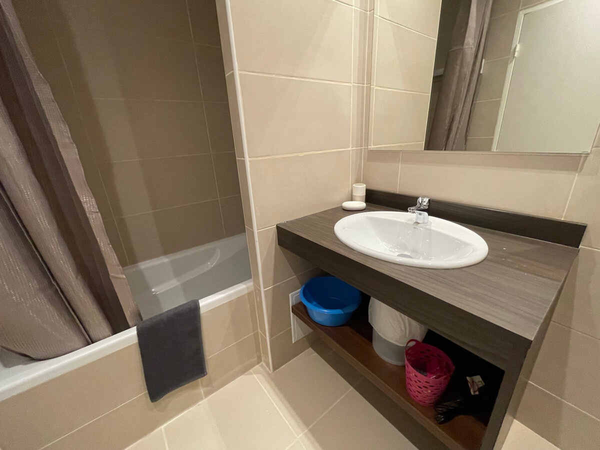 Studio cabine 6 pers à Gourette, piscine, vue pistes - Photo 10