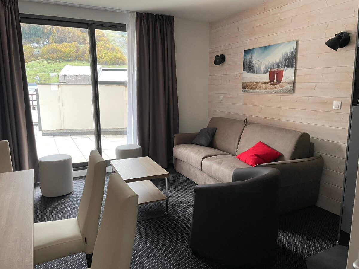 Studio 6 pers Gourette, vue pistes, 5e étage terrasse - Photo 2