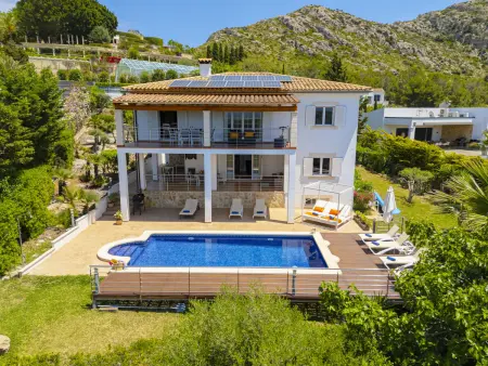 Location villa à Alcúdia, Villa de luxe à Alcudia avec piscine et vue sur mer, idéale pour familles