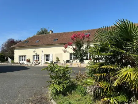 Location gite à Villiers Saint Georges, Grande maison en Seine-et-Marne avec jacuzzi, espace jeux et acceptant animaux