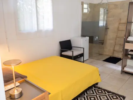 Studio 37 m² avec jardin et stationnement à Le Gosier : photo 2