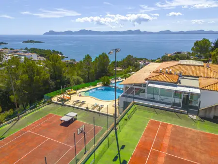 Location villa à Alcúdia, Villa spacieuse à Alcudia avec piscine privée et vue mer, pour 12 personnes